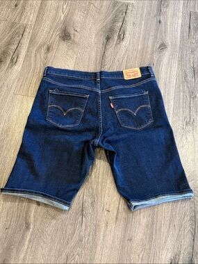 💜Levi's Bermuda Denim Classic Shorts Summer Springtime Vacation Cruise Versatile